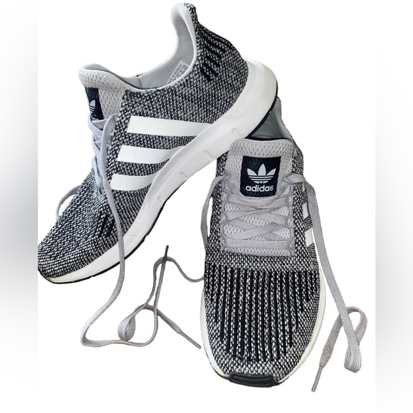 adidas gazelle silver green womens adidas Men's Swift Run Shoes